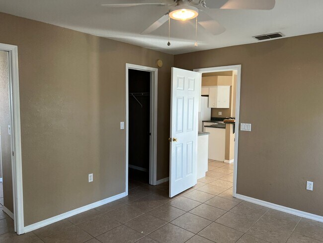 Building Photo - Winter Haven spacious 3/2 near Legoland!