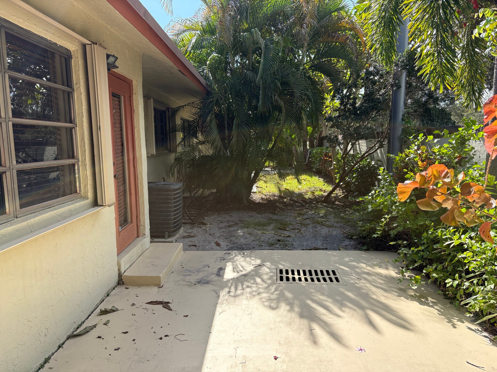 Building Photo - 3951 NE 17th Ave