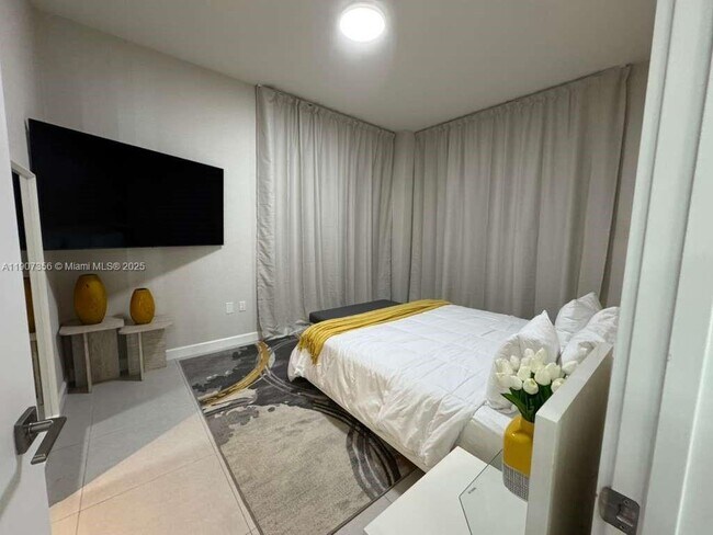 Building Photo - 5350 NW 84th Ave