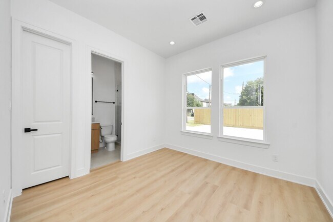 Building Photo - 4607 Gunter St