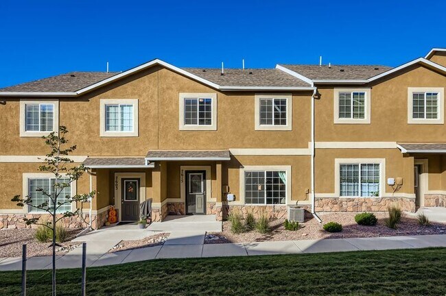 Primary Photo - 7615 Red Fir Pt