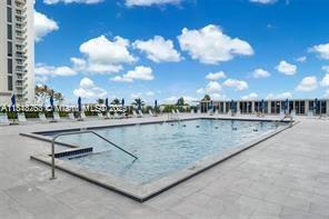 Building Photo - 5601 Collins Ave