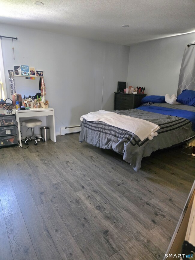 Building Photo - 49 Hillwood Ln