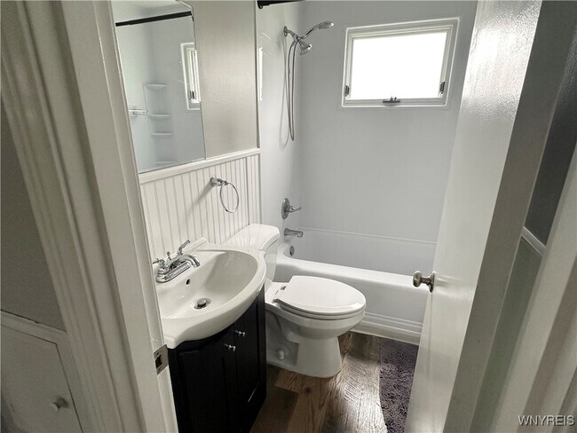 Building Photo - 6 Miami Pkwy