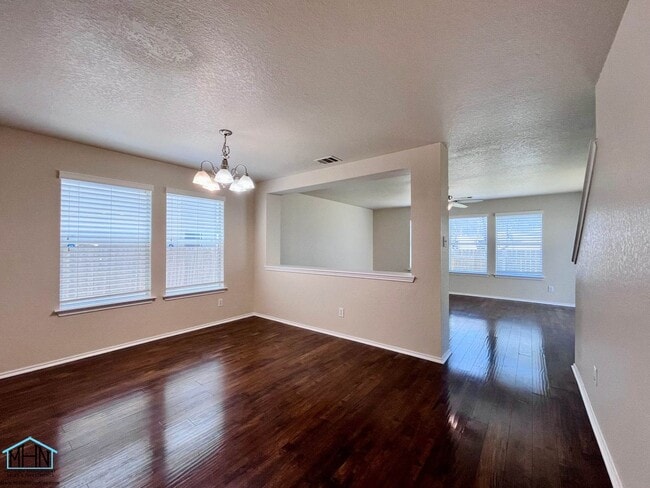 Building Photo - Charming 2 Storey 3-bedroom, 2.5-bath Home Conveniently Located Near Randolph AFB & SAMMC!