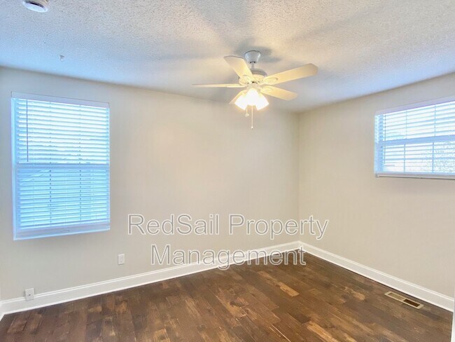 Building Photo - 710 Prince Ct