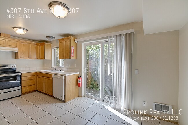 Building Photo - 4307 8th Ave NE