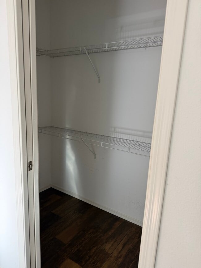 Building Photo - 13345 Pasquale Rd