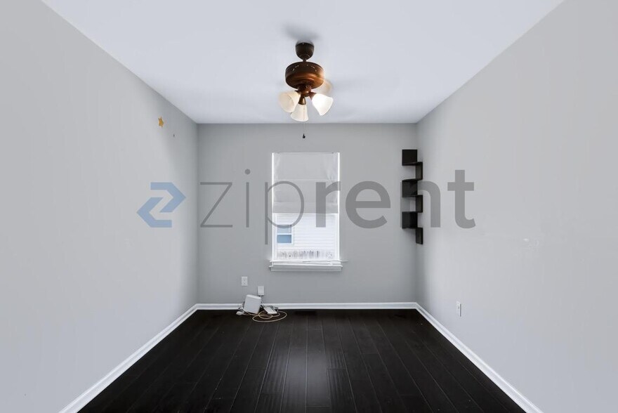 Building Photo - Unit
