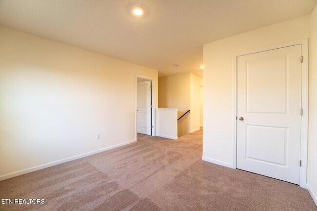 Building Photo - 322 Heritage Crossing Dr