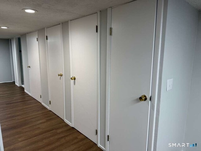 Building Photo - 7 Beechwood Dr