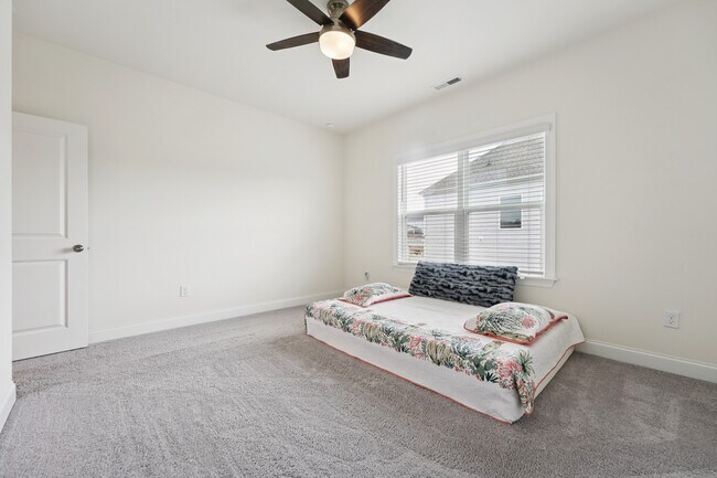 Building Photo - 200 Cloud Berry Ln