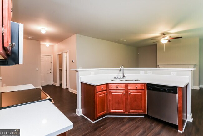 Building Photo - 5941 Apple Grove Rd NE