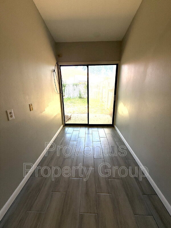 Building Photo - 1330 Pinnacle Dr