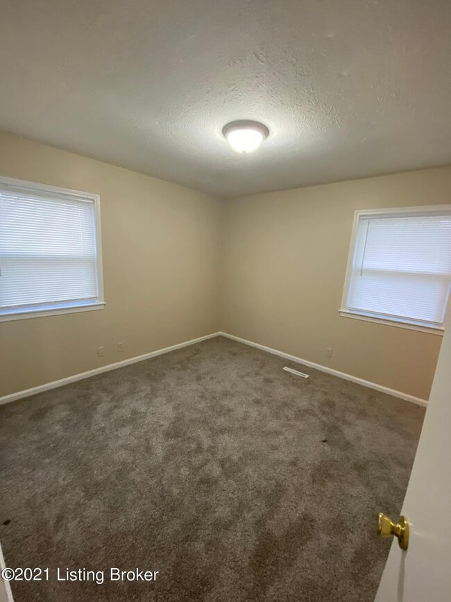 Building Photo - 8715 Blue Bell Dr
