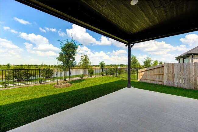 Building Photo - 25326 Loch Doon Dr