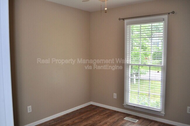 Building Photo - 2120 Leadenhall Way