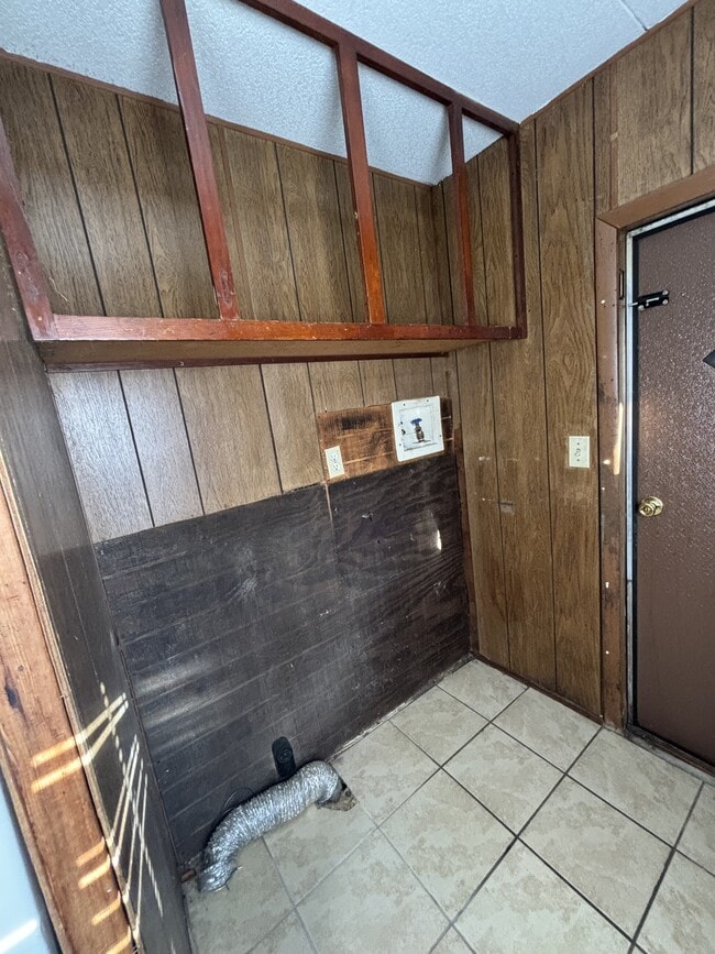 Building Photo - 207 Cherry Tree Dr