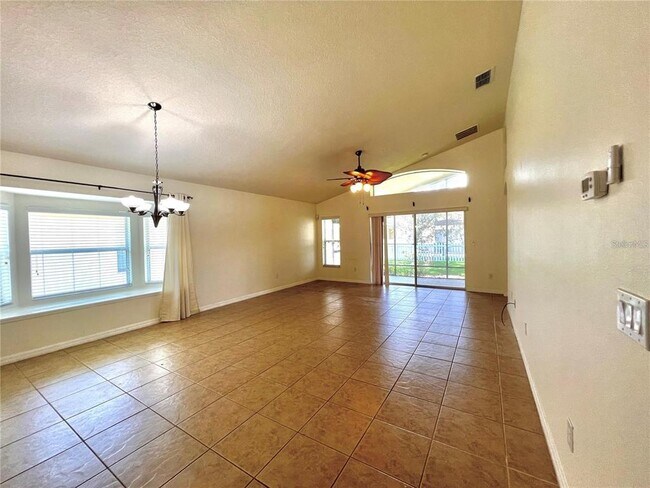 Building Photo - 1039 Willow Branch Dr