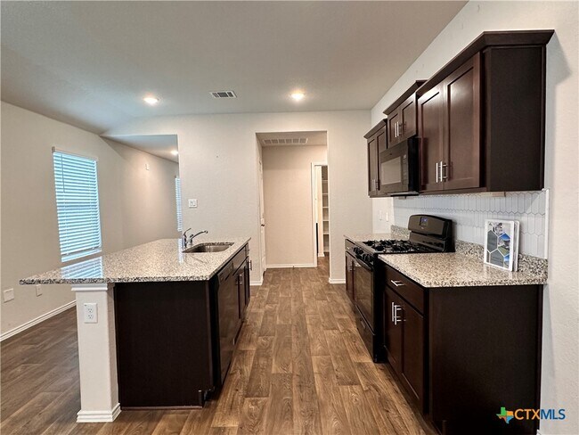 Building Photo - 101 Calgary Ln