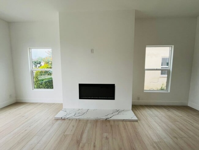 Building Photo - 482 S Hamel Rd