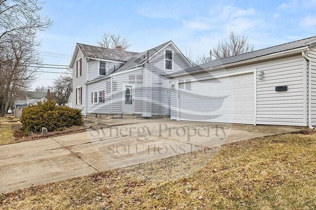Building Photo - AVAILABLE NOW CRESTLINE HOME
