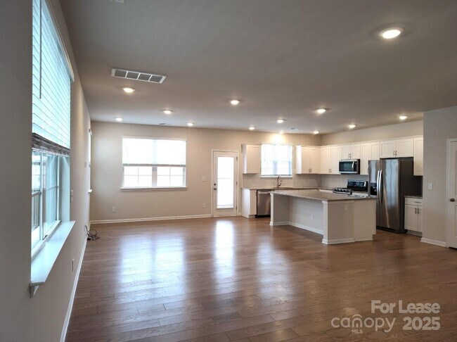 Building Photo - 3327 Glenn Hope Wy