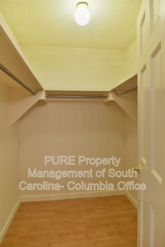 Building Photo - 517 Sparkleberry Ln