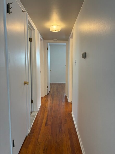 Building Photo - 1353 Stewart Ave