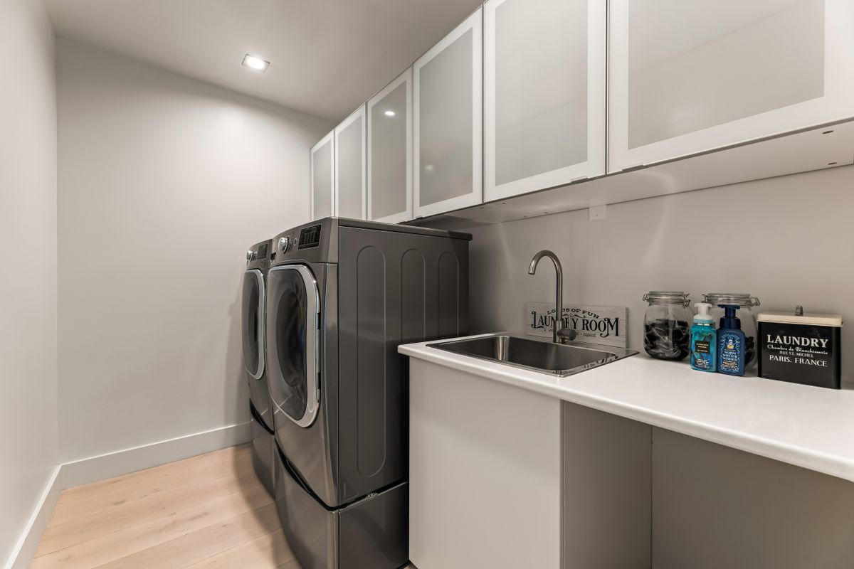 Building Photo - 5170 Medina Rd