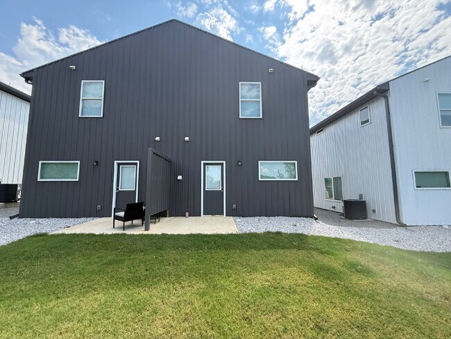 Building Photo - 401 Morring Rd