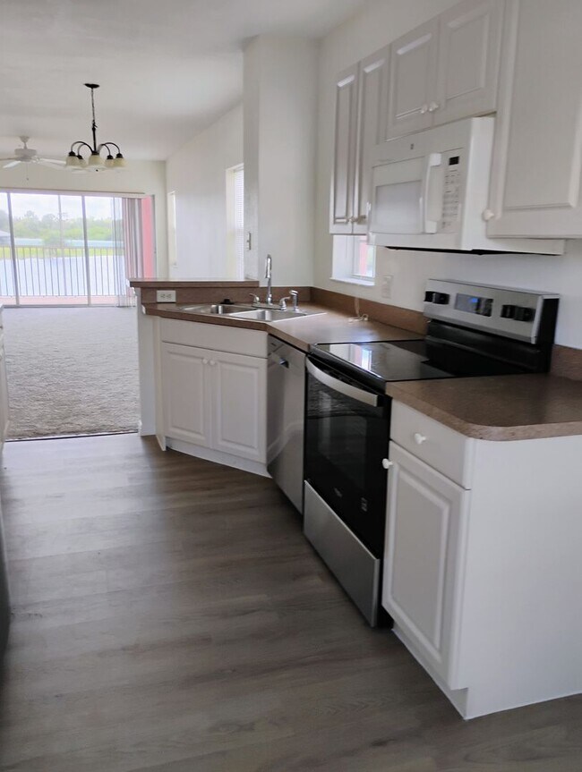 Building Photo - Annual Unfurnished Rental – 3 Bed, 2 Bath ...