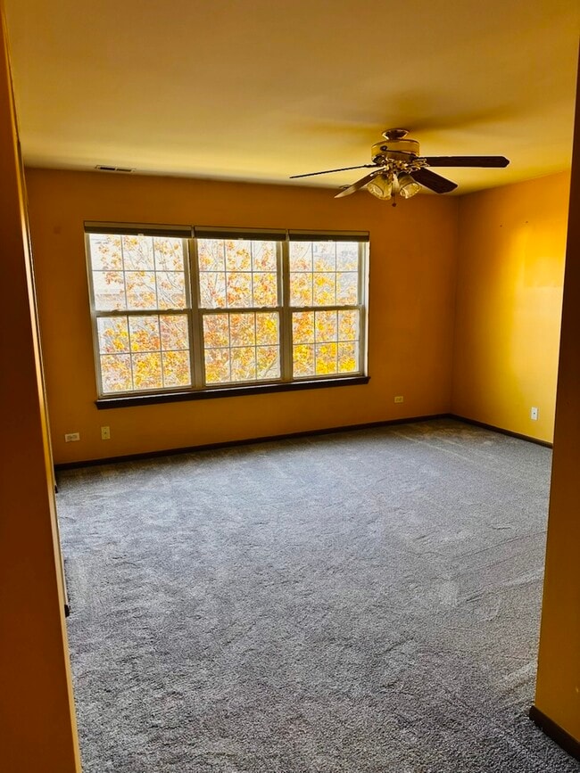 Building Photo - 2903 Falling Waters Dr