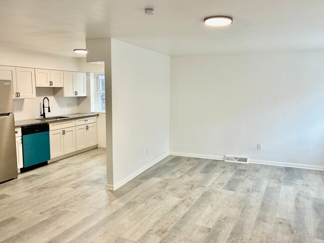 Building Photo - 4632 Friendship Ave