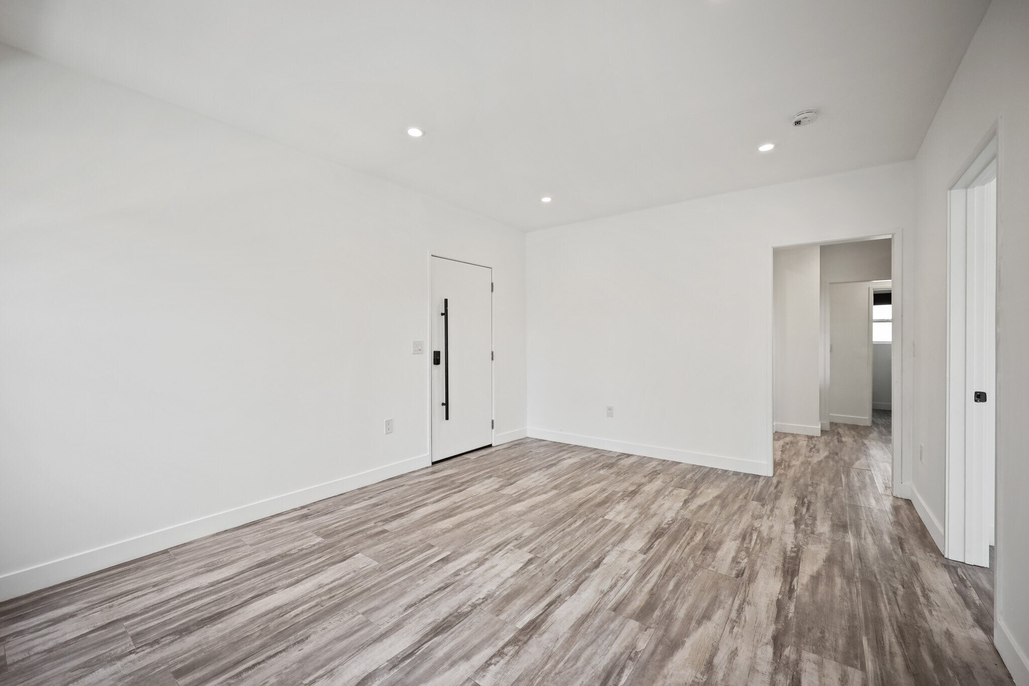 Building Photo - 1023 Tremont St