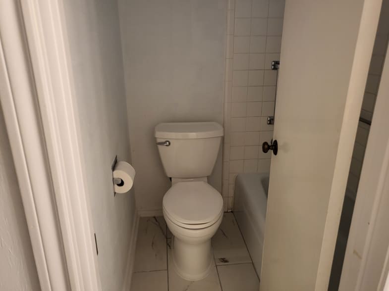 Building Photo - 501 Northridge St