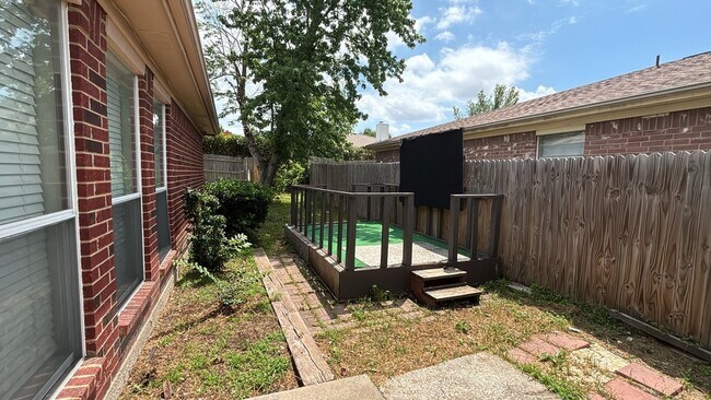 Building Photo - 708 Port Richmond Way