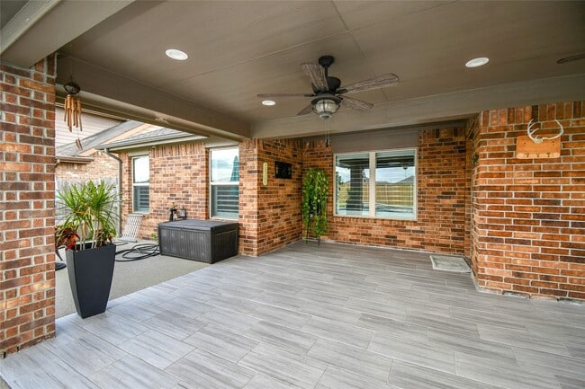 Building Photo - 29622 Breakwater Dr