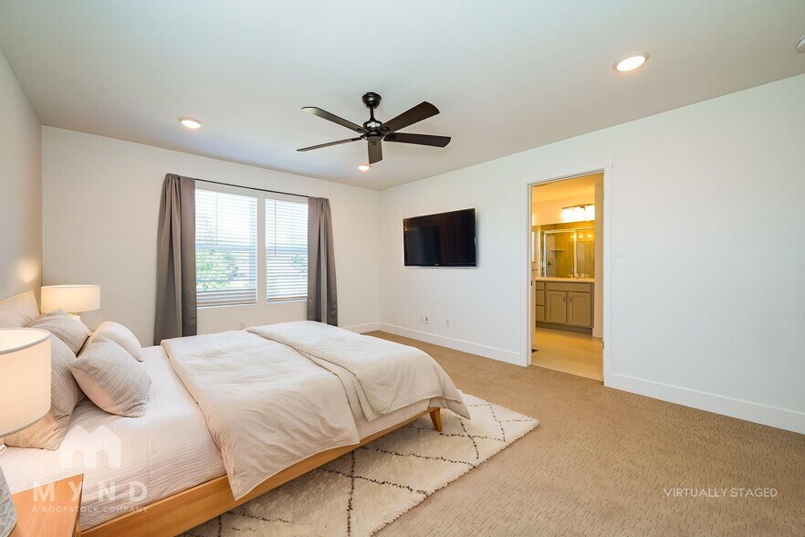 Building Photo - 2677 W 69th Dr