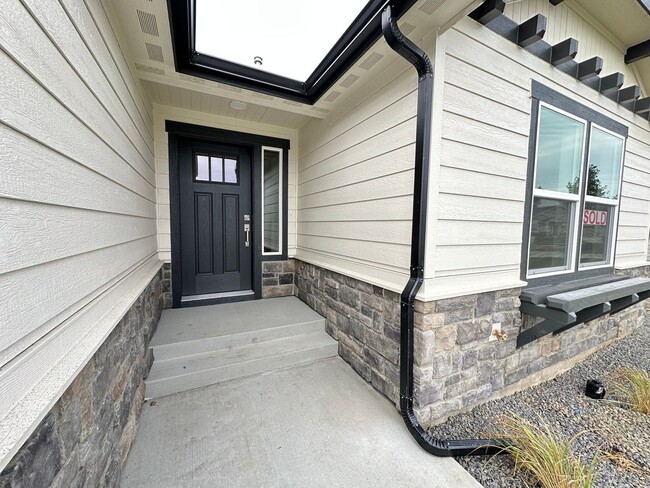 Building Photo - Brand New Hayden North Home