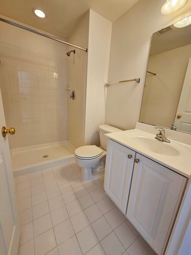 Building Photo - 618 Rainier Rd