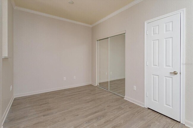 Building Photo - 860 N Orange Ave