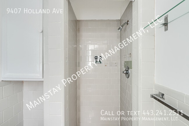 Building Photo - 9407 Holland Ave