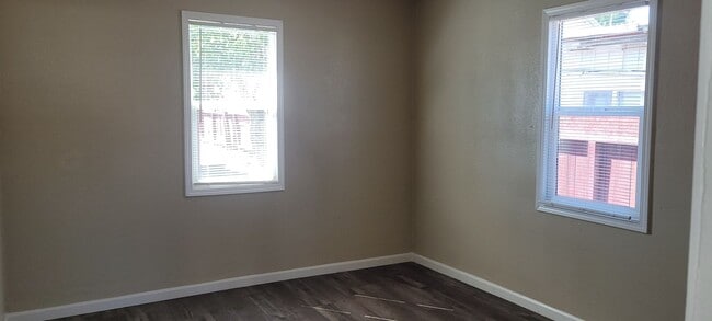 Building Photo - Beautiful home. Apply today!