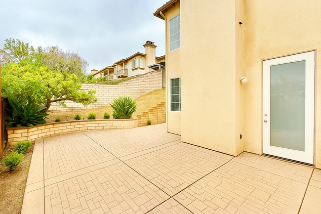 Building Photo - Beautifully Maintained & Spacious Two-Story Home in the Privately-gated Belleza Community of San ...