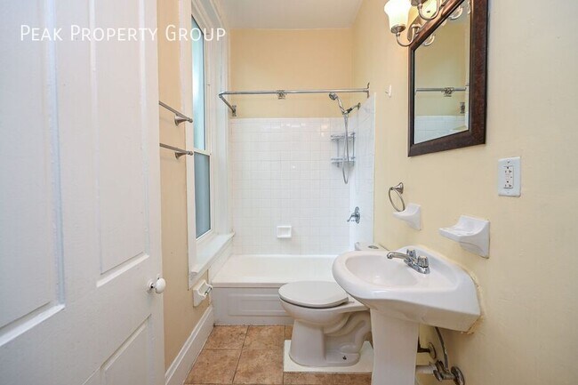 Building Photo - 2222 Ohio Ave