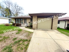 Building Photo - 3 bedroom 1.5 bath home with attached 1 ca...