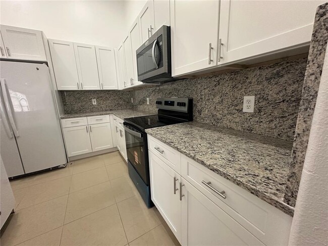 Building Photo - 1941 Island Walk Dr