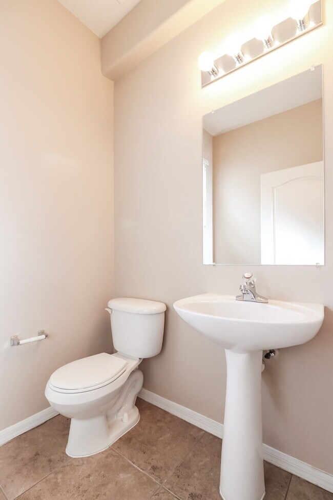 Building Photo - 11128 Rising Mist Blvd