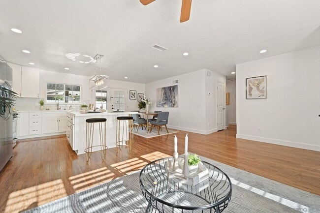Building Photo - Beautiful 4 bedroom 2 bath home available ...